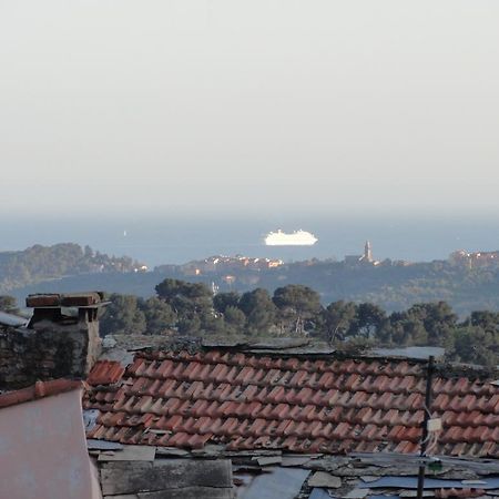 Il Merlo Della Rocca Villa Imperia Camera foto