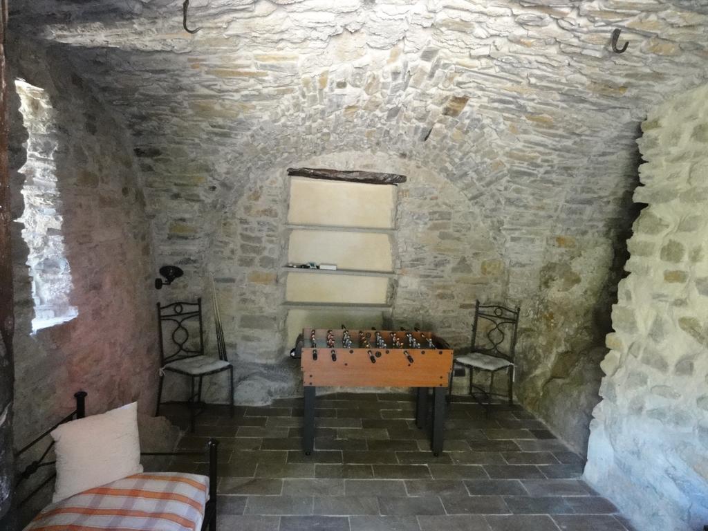 Il Merlo Della Rocca Villa Imperia Camera foto