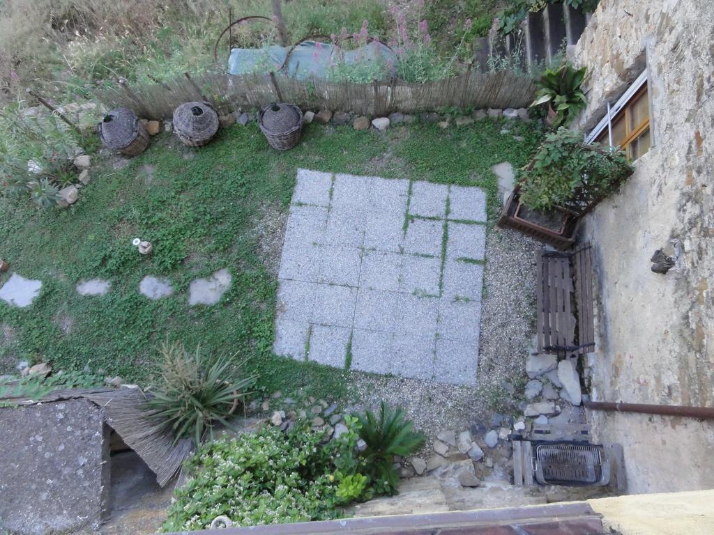 Il Merlo Della Rocca Villa Imperia Camera foto