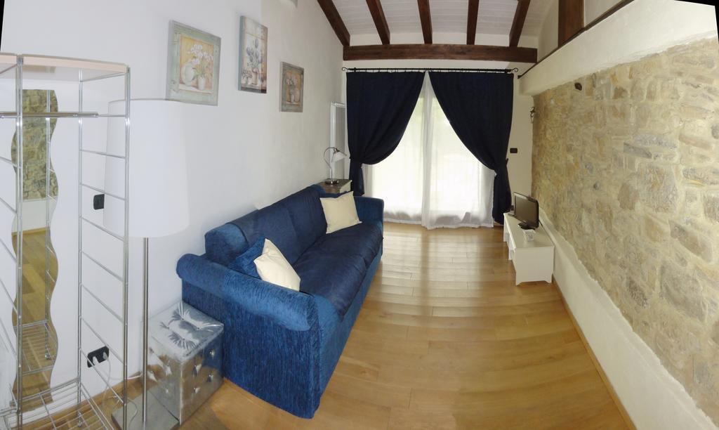 Il Merlo Della Rocca Villa Imperia Camera foto
