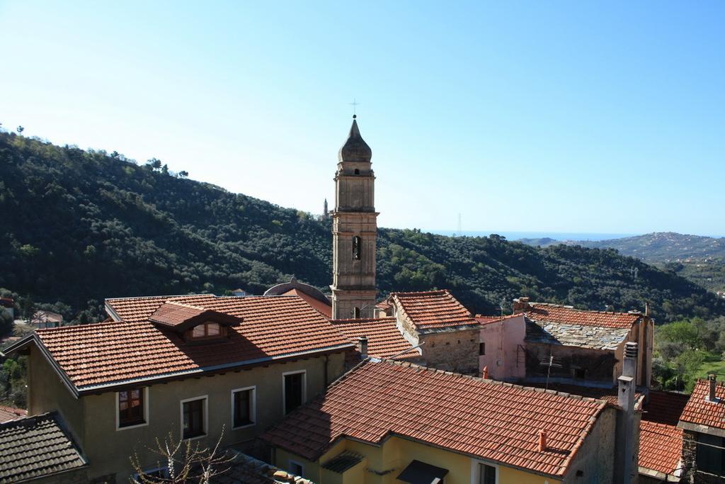Il Merlo Della Rocca Villa Imperia Camera foto