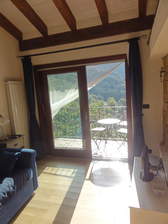 Il Merlo Della Rocca Villa Imperia Camera foto