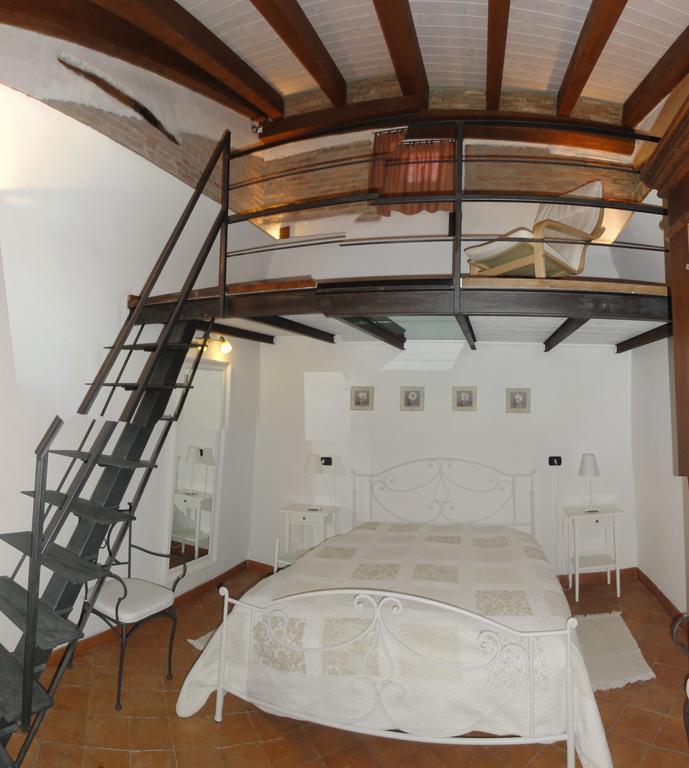 Il Merlo Della Rocca Villa Imperia Camera foto