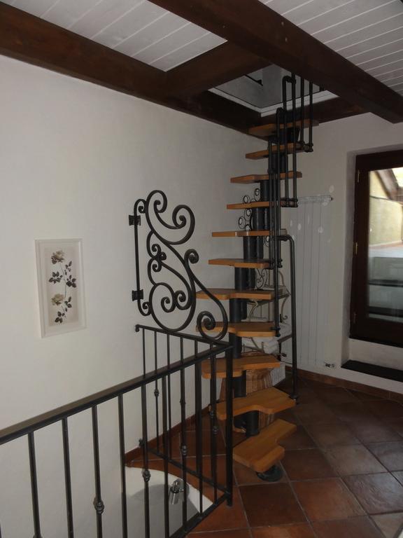 Il Merlo Della Rocca Villa Imperia Camera foto